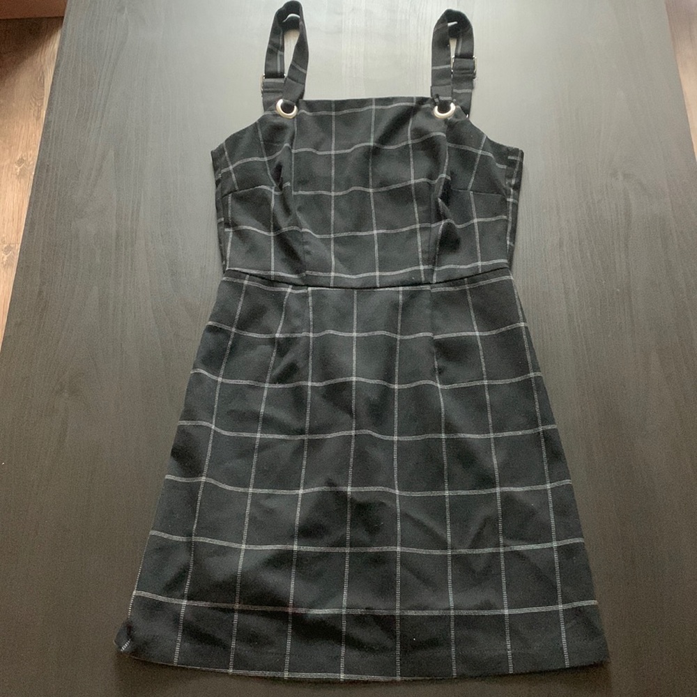 Checked/Grid Pattern Adjustable Black Mini Dress